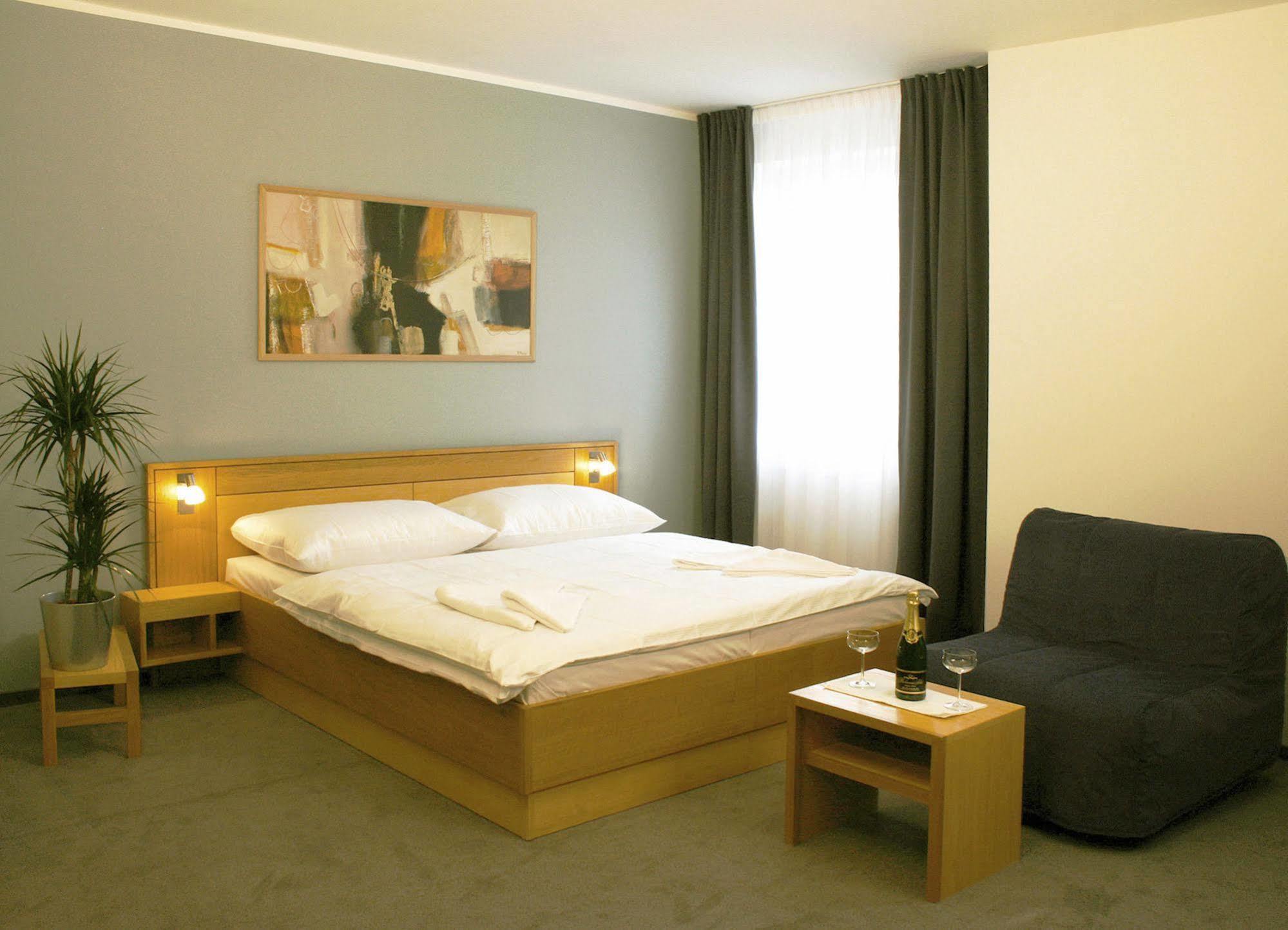 Hotel Trend Plzeň Eksteriør billede
