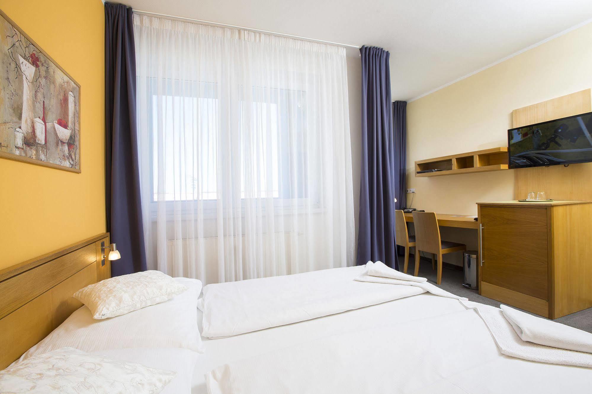 Hotel Trend Plzeň Eksteriør billede