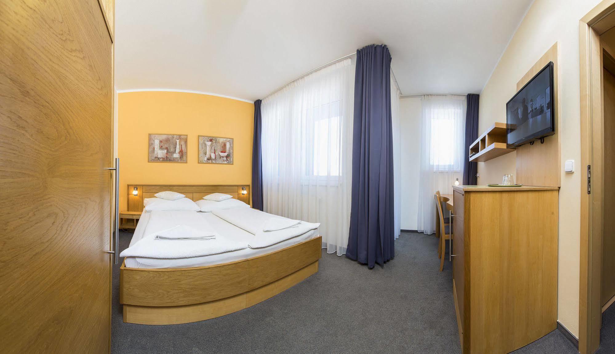 Hotel Trend Plzeň Eksteriør billede